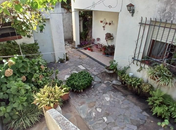Casa Venta 3 Ambientes con Patio - 2