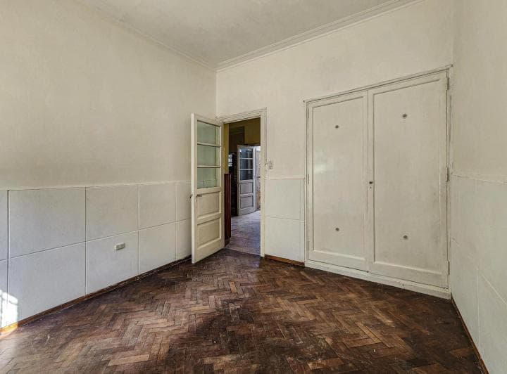 Casa en Planta Baja con 2 Dorm. Más Comodín y Gran Jardín en Luis Agote - 5