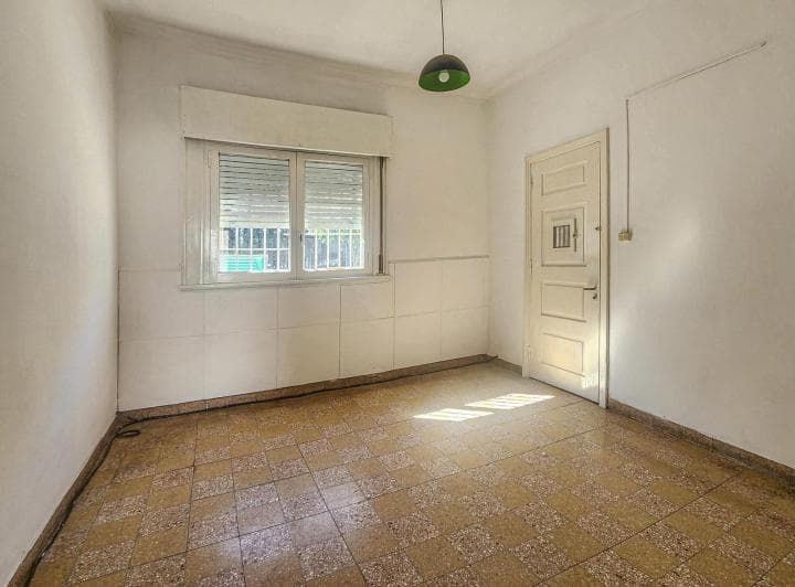 Casa en Planta Baja con 2 Dorm. Más Comodín y Gran Jardín en Luis Agote - 3