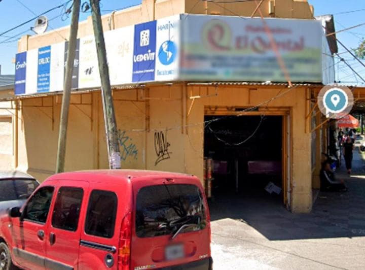 Local en Esquina con Dependencias - 5