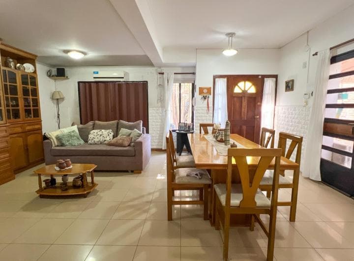 Casa de 4 Dorm. Rosario Santa Fe - 2