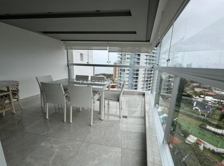 Apartamento de 2 Dorm. en Alquiler Temporal en Punta del Este, Miami Boulevard, Playa Mansa - 2