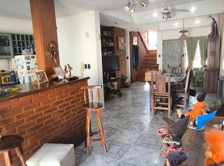 Venta Casa de 5 Ambientes con Patio y Parilla - 4