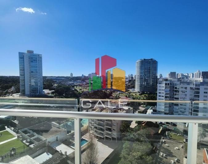 Vende Apartamento de 3 Dorm. en Mansa - Punta del Este, con Excelente Vista. - 2