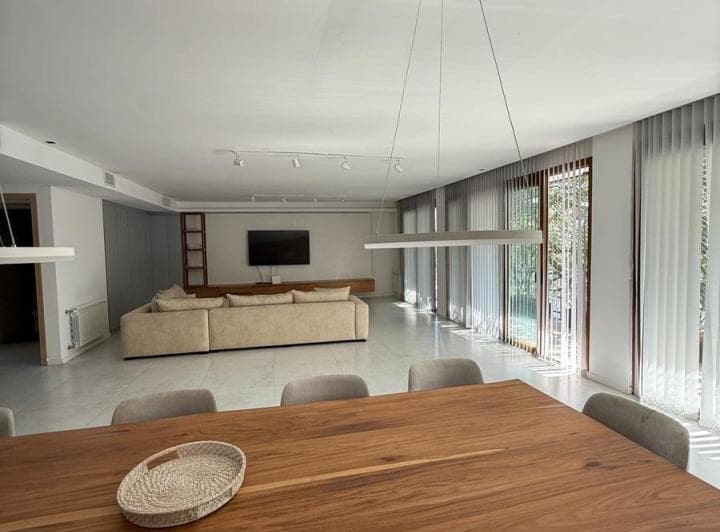 Piso Premium en Parana - 3 Dorm. en Suite - Quincho Propio - 2 Cocheras - 5