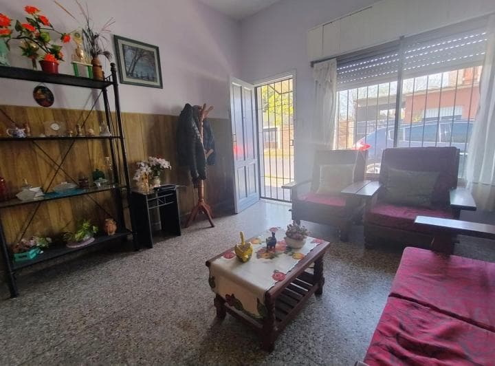 Casa Cuarto Ambientes Cochera Patio Quilmes Villa La Florida en Venta - 5