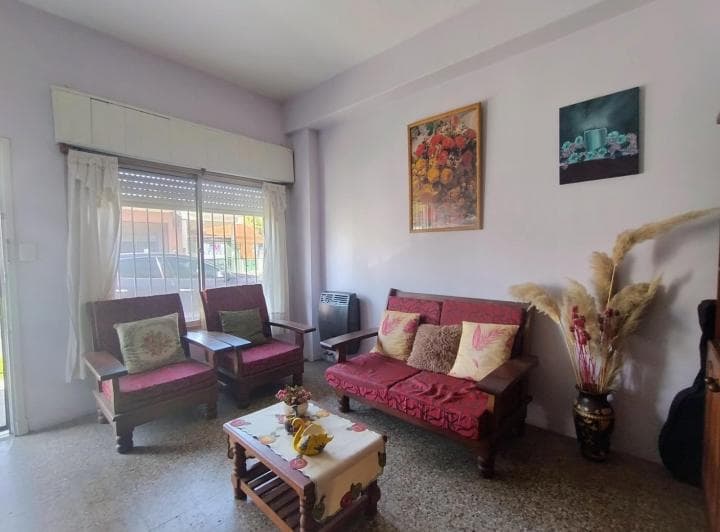 Casa Cuarto Ambientes Cochera Patio Quilmes Villa La Florida en Venta - 4