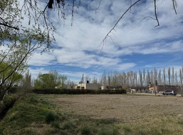 Terreno en General Fernandez Oro - 3
