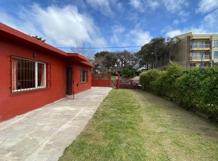 Casa Tres Ambientes Sobre Lote Propio a Pocos m del Mar - 2