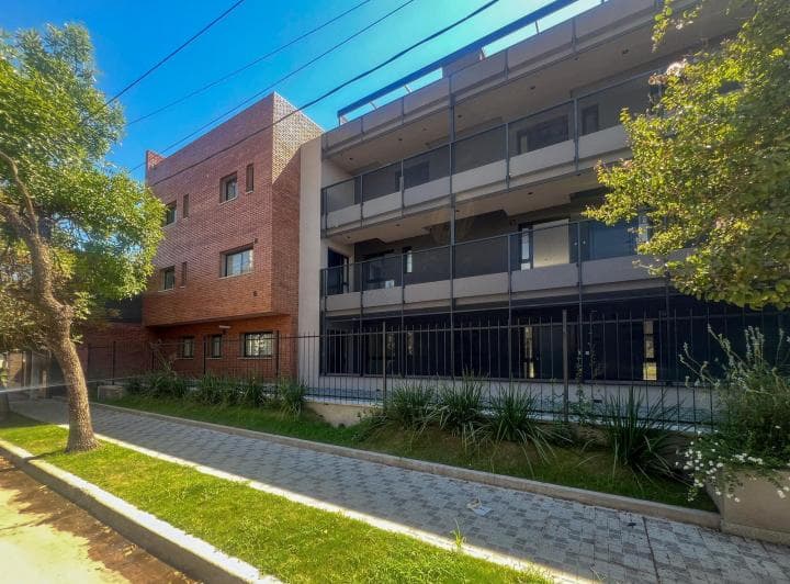 Venta| Departamento 3 Dorm. con Terraza Propia y Cochera en Parco Flats - Barrio Jardín - 2