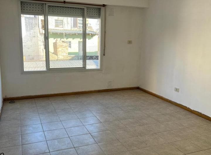 Venta Departamento Monoambiente con Balcon en Luis Agote - 2
