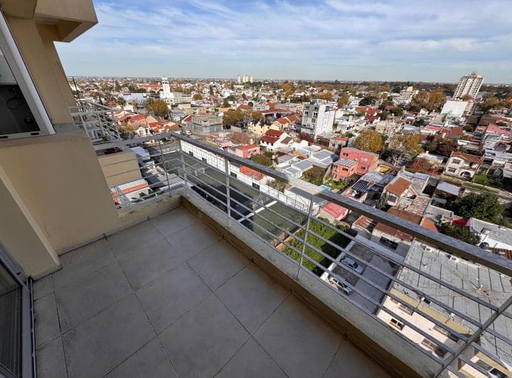 Departamento 2 Ambientes Moderno con Cochera en Alquiler - 2