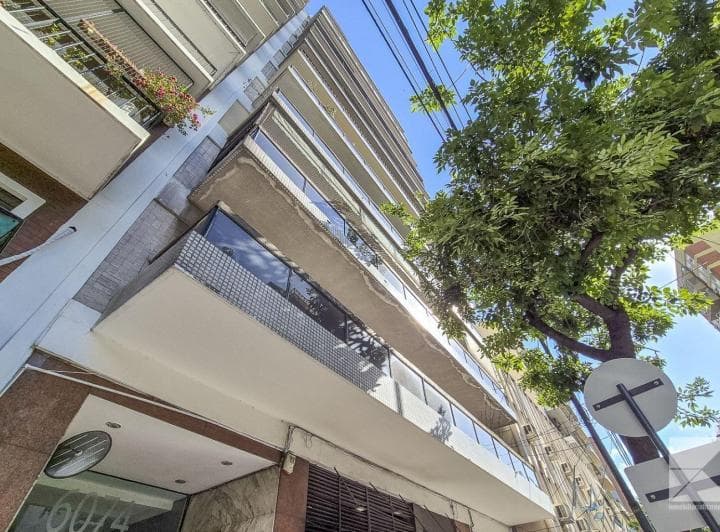 Retasado! Venta de Departamento 4 Ambientes con Dependencia en Caballito, Capital Federal - 2