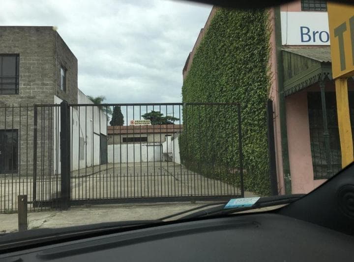 Excelente Inmueble con Oficinas y Depósito - 2