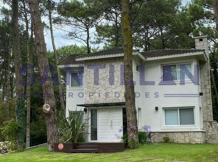 Moderna Propiedad en El Bosque de Carilo - 2