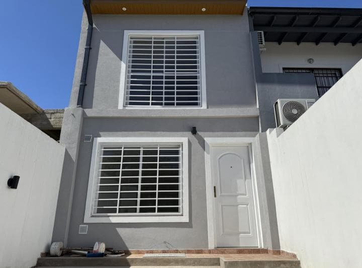 Dúplex a Estrenar con Jardín y Cochera - 2