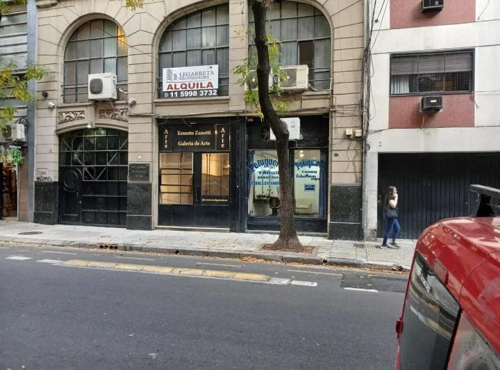 Oportunidad: Amplio Local Comercial en Recoleta - Edificio Dubarry - 2