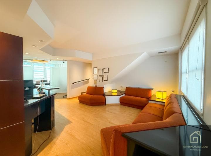 Oficina en Penthouse con Cochera - Remodelada a Nuevo en Tribunales con Totem de Seg 24 H - 3