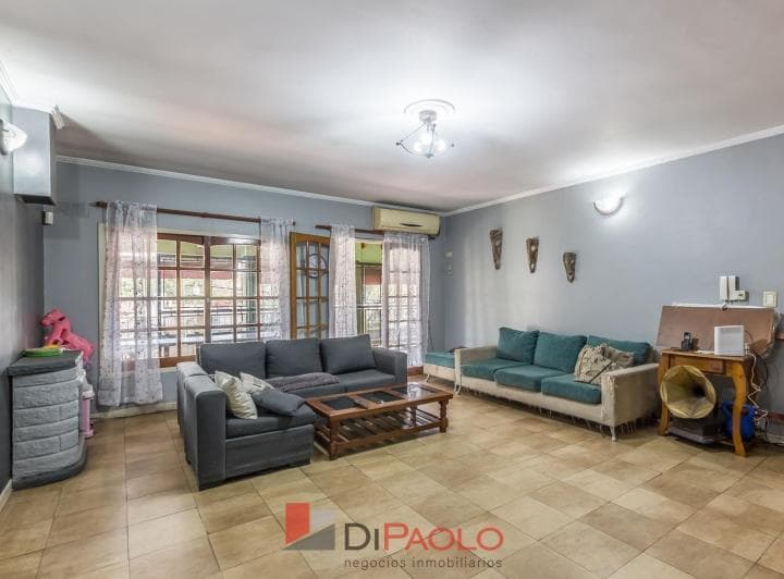 Venta Casa 4 Ambientes con Local Comercial en Villa Udaondo Ituzaingó - 4