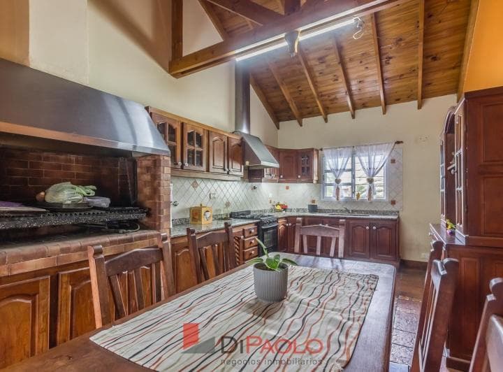 Venta Casa 4 Ambientes con Local Comercial en Villa Udaondo Ituzaingó - 2