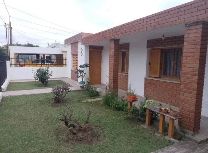 Oportunidad Unica - Hermosa Casa en Venta - 2