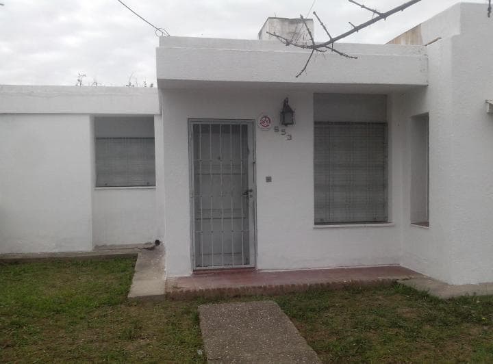 Casa de 3 Dorm. con Cochera en Barrio Las Palmas Lista Para Habitar - 2
