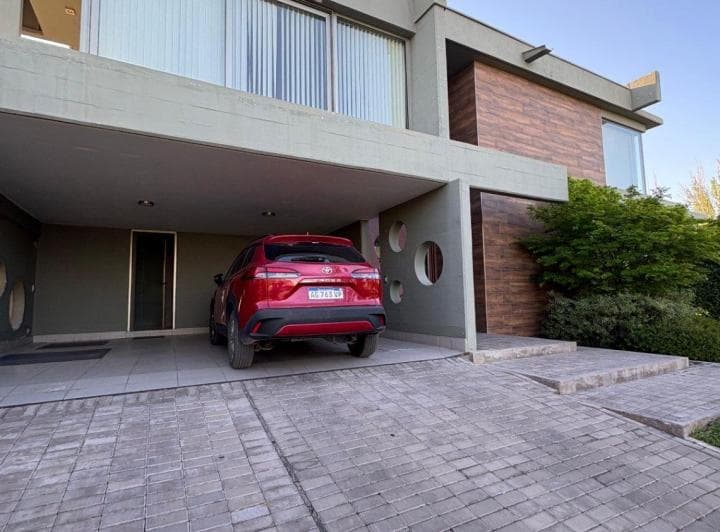Casa en Venta C/ Cochera en Mayor Drummond - 2