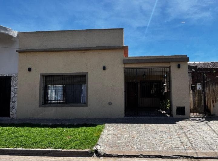 Casa de 113 m² en Venta en Morón - 2