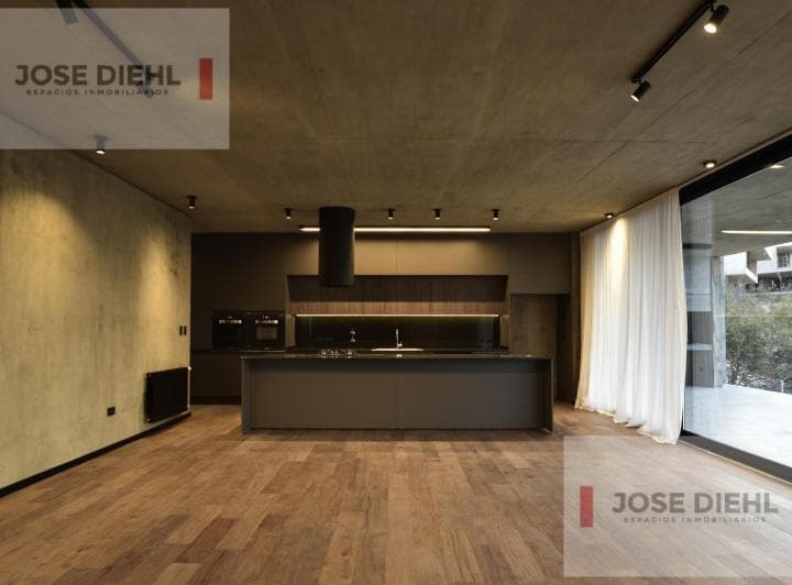 Casa en Venta en La Deseada con Vistas a Las Sierras y Excelente Calidad Constructiva - 2