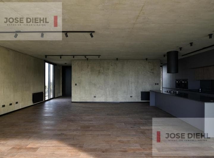 Casa en Venta en La Deseada con Vistas a Las Sierras y Excelente Calidad Constructiva - 3