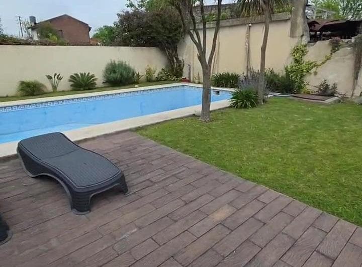 Casa en Florencio Varela con 570 m² en Venta, 3 Dorm., Piscina, Quincho, Cochera Imperdible - 3