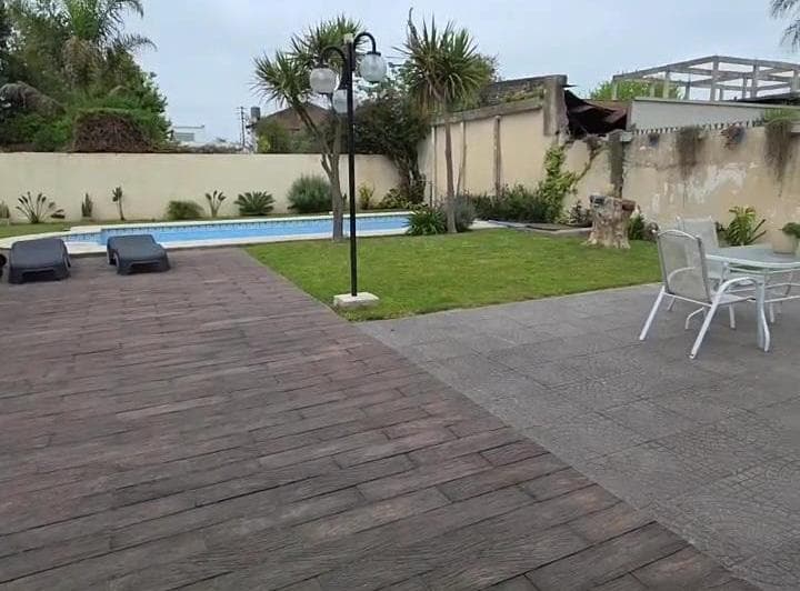 Casa en Florencio Varela con 570 m² en Venta, 3 Dorm., Piscina, Quincho, Cochera Imperdible - 5