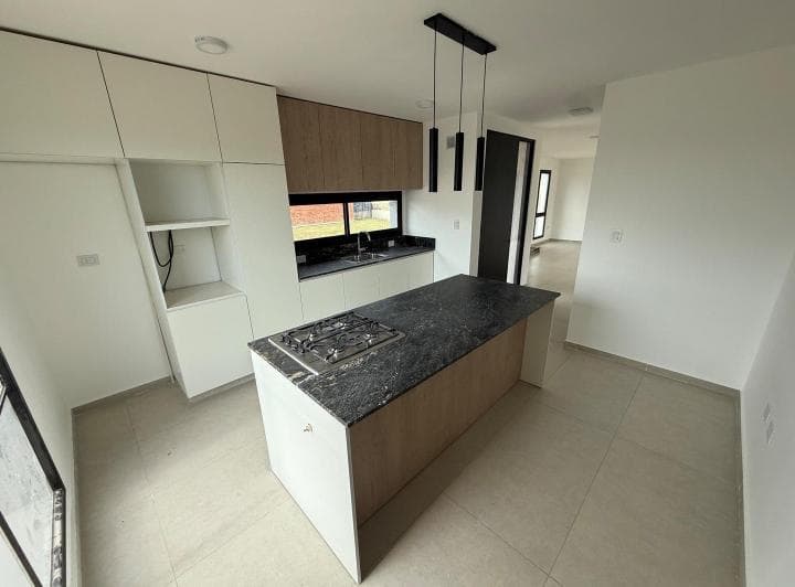 Casa en Venta Brisas de Manantiales 3 Dorm. - 4