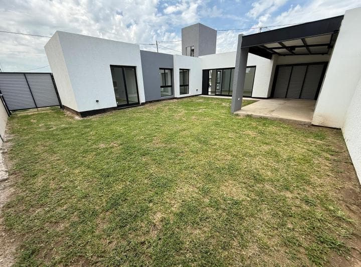 Casa en Venta Brisas de Manantiales 3 Dorm. - 2
