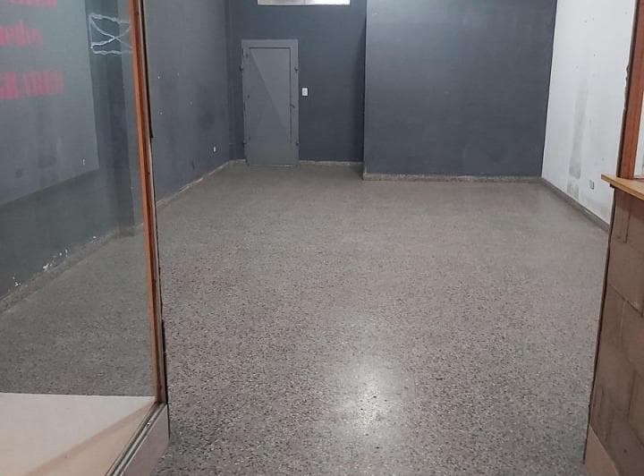Local Comercial y Dpto 4 Amb. 300 m² Edificados - en Block - Tablada - 5