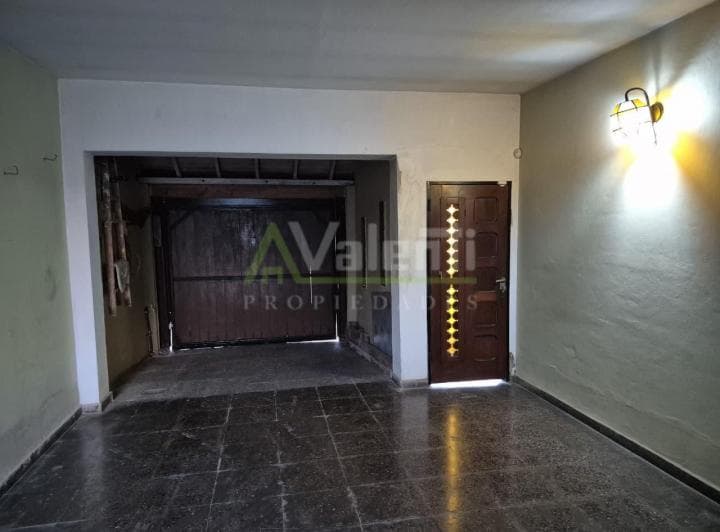Chalet en Venta 5 Ambientes en 3 Plantas, Parque Johnston, Hurlingham - 4