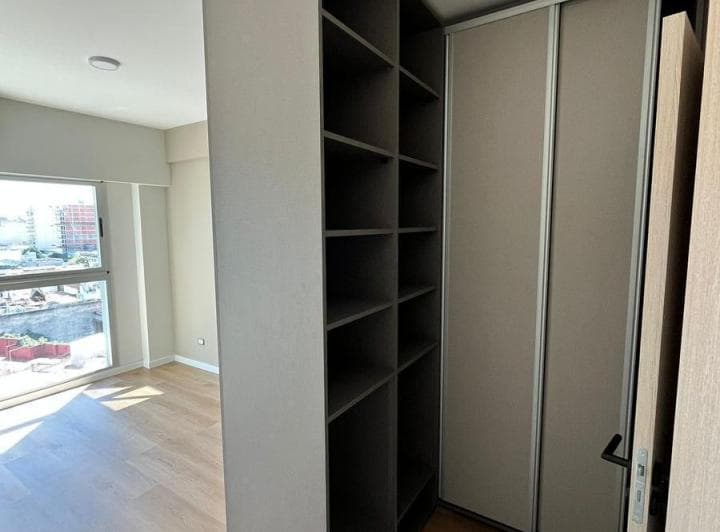 Venta - Dos Ambientes con Balcón y Dormitorio en Suite - Boedo - 4