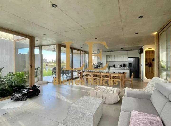 Venta Casa en El Naudir Al Rio - 4