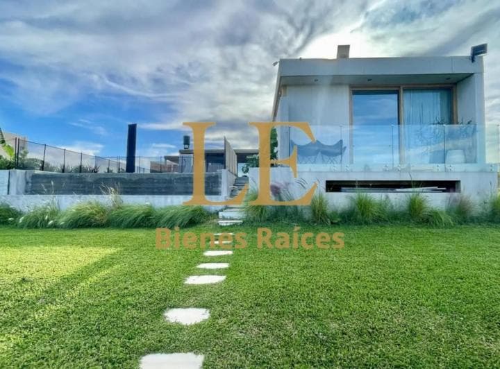 Venta Casa en El Naudir Al Rio - 2