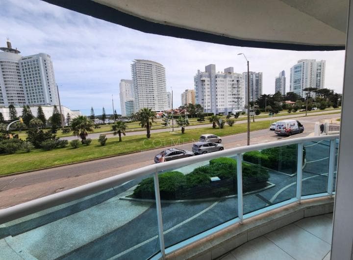 Apartamento en Venta y Alquiler, Mansa, Punta del Este, 3 Dorm.. - 2