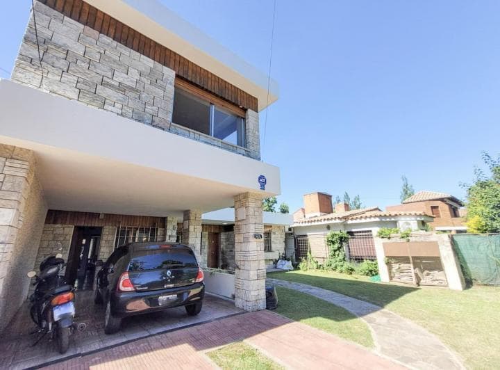 Venta Casa de Tres Dorm.. Fisherton. Rosario - 3