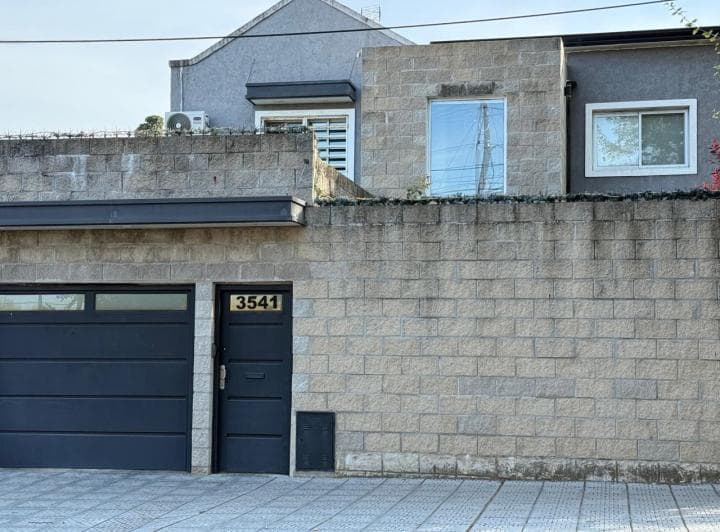 Casa 5 Ambientes con Cochera en Venta en Quilmes - 3
