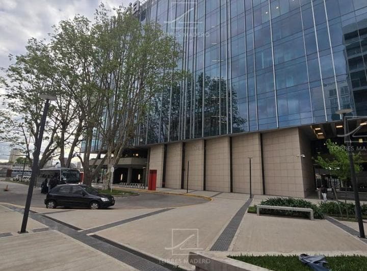 Oportunidad Oficina en Alquiler con 6 Cocheras en Distrito Quartier - 4