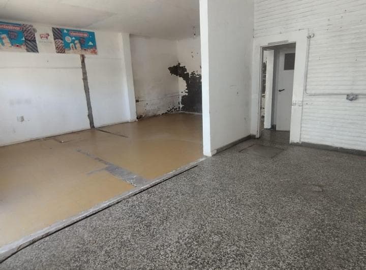 Casa con Local en Venta - Rincon 170 - Barrio La Falda - 3