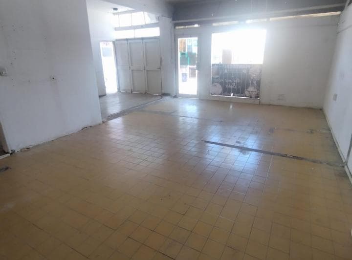 Casa con Local en Venta - Rincon 170 - Barrio La Falda - 2