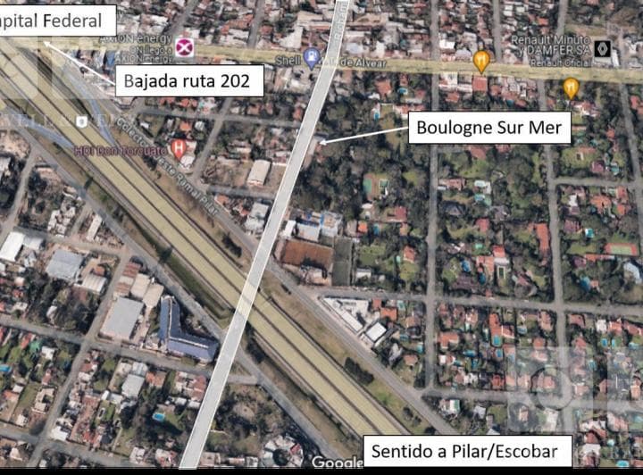 Terreno Comercial con Local Excelente Para Exposición Comercial - 2