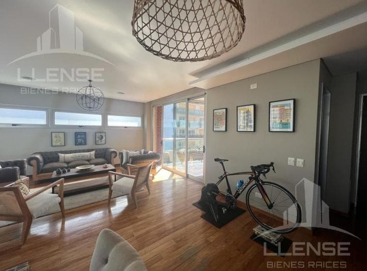 Piso 4 Ambientes de Categoría con 2 Cocheras en Venta - Quilmes Centro - 4