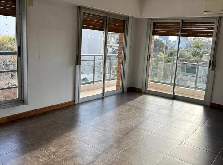 Departamento Dos Ambientes con Cochera en Venta - Quilmes Centro - Alquilado - 2