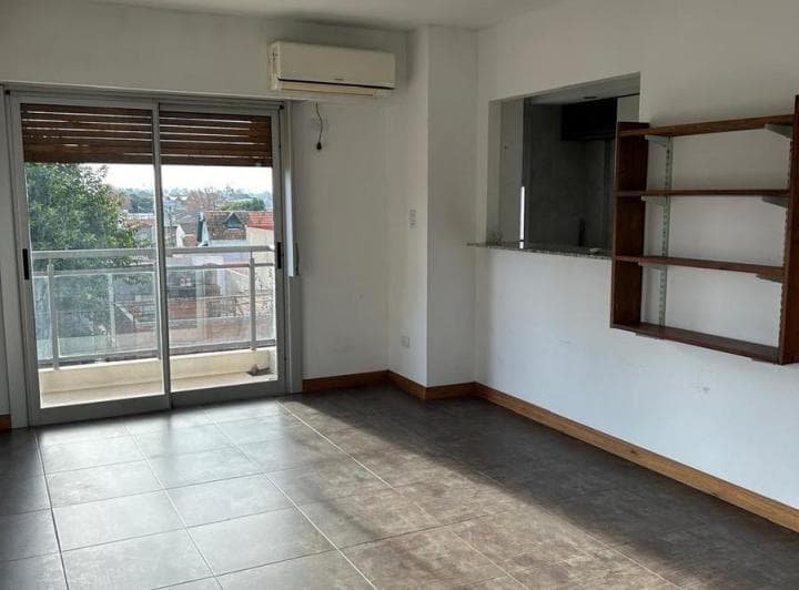 Departamento Dos Ambientes con Cochera en Venta - Quilmes Centro - Alquilado - 4