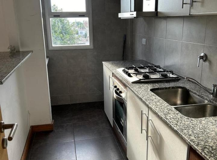 Departamento Dos Ambientes con Cochera en Venta - Quilmes Centro - Alquilado - 5